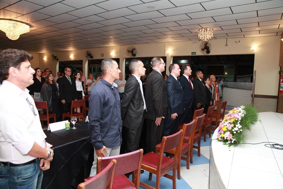 Nova diretoria da CDL Itaquera durante a cerimônia de posse
