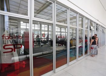 A rede Fab Lab Livre SP é uma iniciativa da Prefeitura de São Paulo que possui 12 laboratórios de fabricação digital