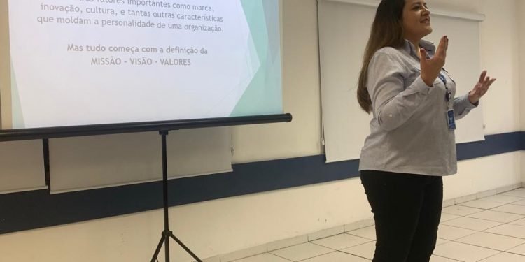 Alessandra, integrante da equipe do Sebrae