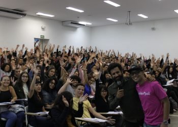 Os 202 alunos presentes no evento tiveram momentos de descontração durante a madrugada