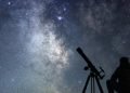 Com a ajuda de um telescópio, será possível observar a Lua e outros astros possivelmente visíveis