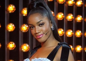 Iza está entre as atrações do CarnaUOL 2020