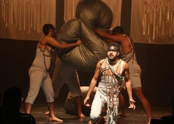 Conhecido como Múltiplas Linguagens, o curso anual é oferecido a adultos com mais de 18 anos