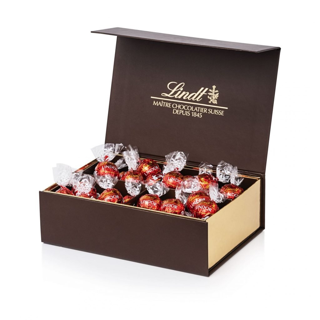 As-clássicas trufas Lindor serão entregues em uma elegante caixa