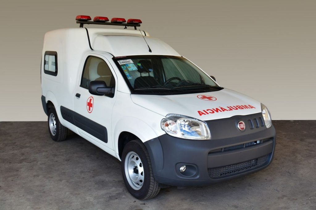 O Fiorino Ambulância recebeu a adaptação necessária para essa finalidade