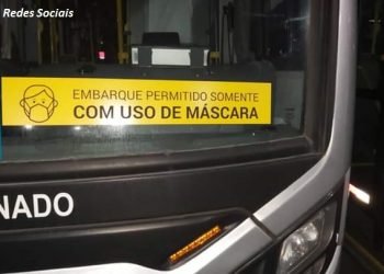 Ônibus terão adesivos na parte dianteira