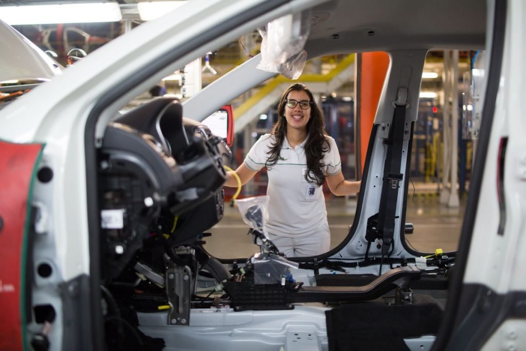 Juliana Coelho, nova Plant Manager do Polo Automotivo Jeep, em Goiana (PE)