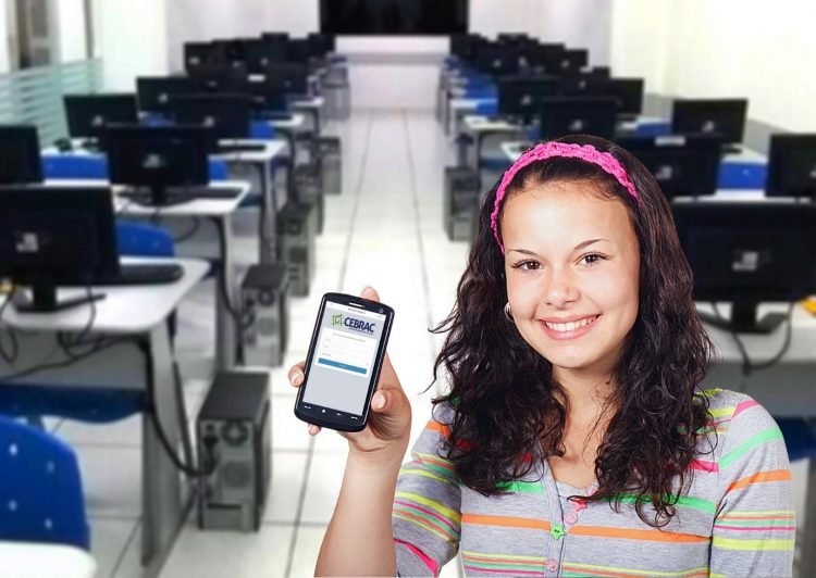 Por trás de cada etapa do curso, há um algoritmo capaz de sugerir ao aluno a forma como ele tende a aprender melhor