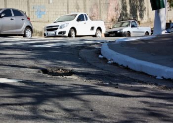 Cuidado com o buraco!