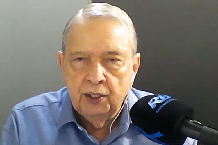 José Paulo de Andrade apresentava O Pulo do Gato, na Rádio Bandeirantes