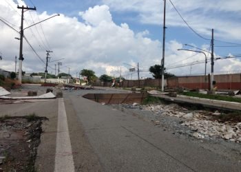 Trecho que segue interditado na altura da Cohab I