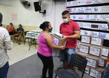 Doação de cestas básicas