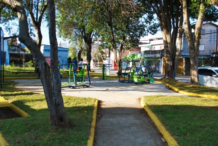 Praça Brisa Dourada