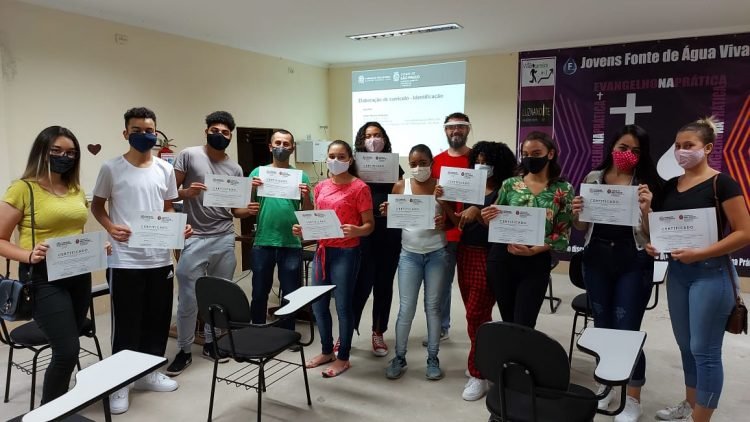 Certificação de alunos na Cidade Tiradentes