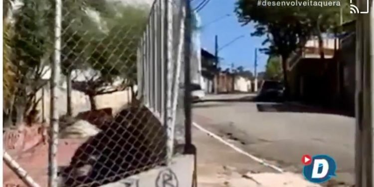 Rua Vitoriano dos Anjos com a Avenida Afonso de Sampaio e Souza