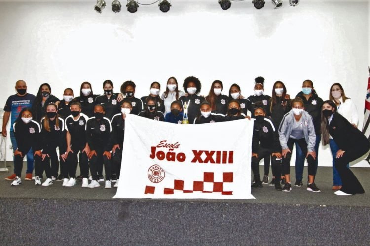 Alunas são jogadoras do Corinthians