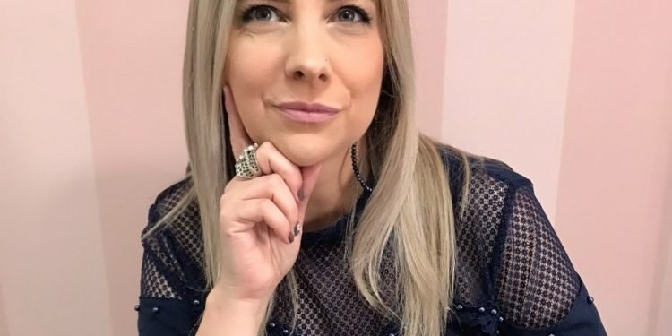 Cintia Martins - Com 27 anos de carreira, é Consultora de Negócios no Sebrae-SP