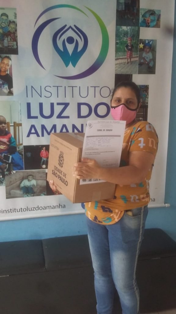 A preocupação foi atender as crianças no projeto e as famílias que necessitam de ajuda