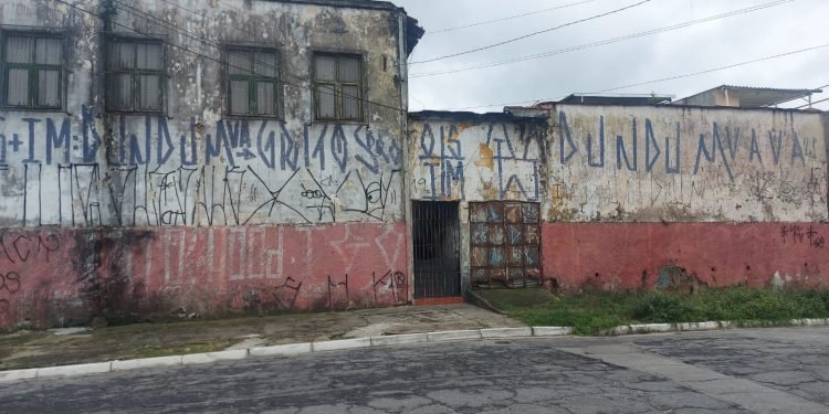 Moradores querem reativar a Associação Amigos da Vila Campanela