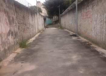 Viela entre as ruas Carlo Albacine e José Alzira