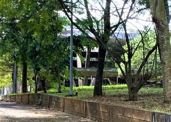 Prédio estava sendo erguido quando obra foi embargada