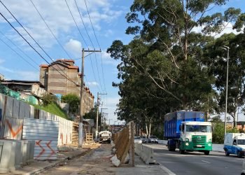 Estreitamento de pista na altura do Conjunto José Bonifácio, sentido centro