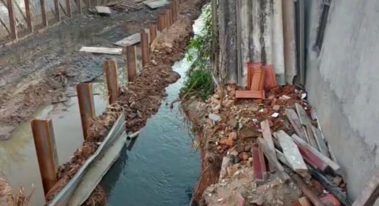 Obra de canalização aberta do Córrego Rio Verde