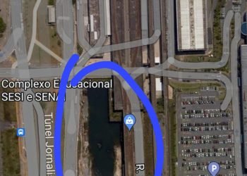 No destaque, o acúmulo de água que está represada no local