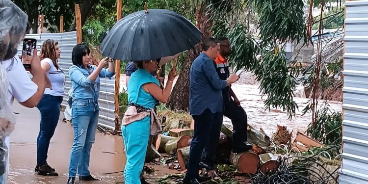 Vistoria na Rua Maria Andresa de Abreu, Itaquera