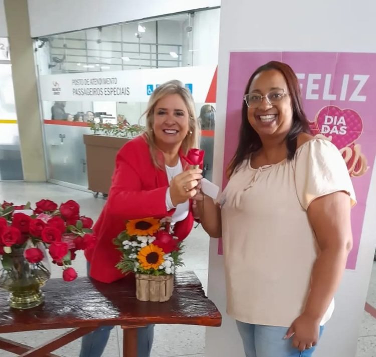 Mães são homenageadas pela subprefeita Silvia Regina