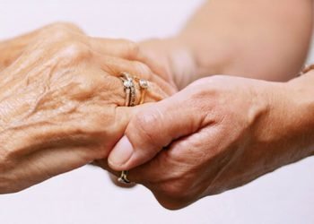 Tarcísio sanciona mínimo paulista em R$ 1.550