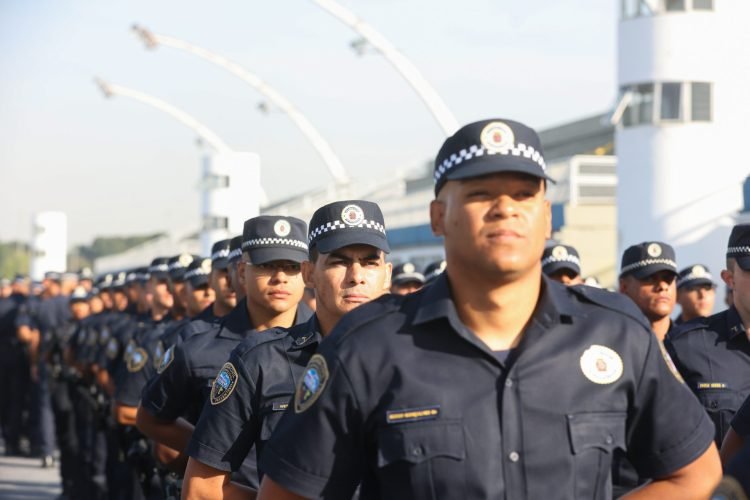 Cidade forma mil novos guardas municipais