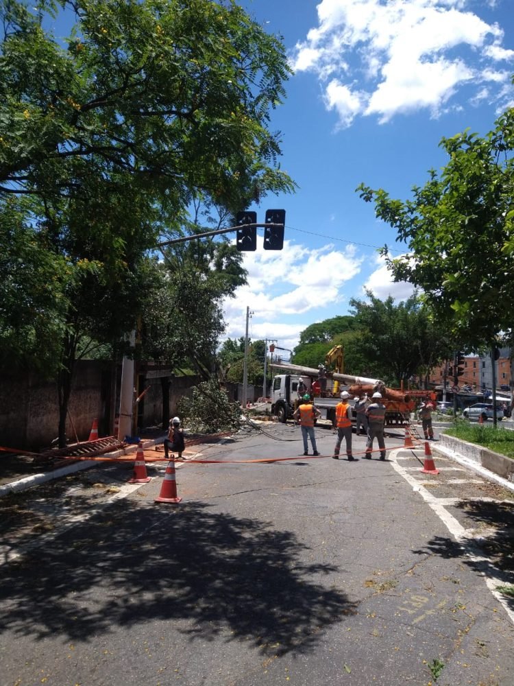 Temporal deixa moradores sem luz por vários dias