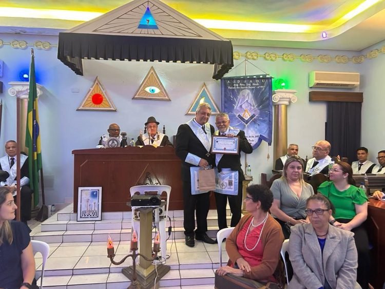 Loja Maçônica “Rafael dos Santos Reyes-557” Promove Sessão Especial sobre Medicina e Espiritualidade com Dr. Firmino Haag