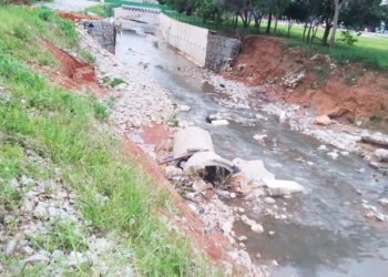 Enchentes atacam novamente