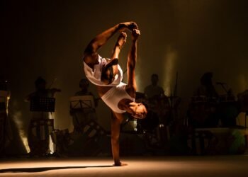 Cena do espetáculo Fenix