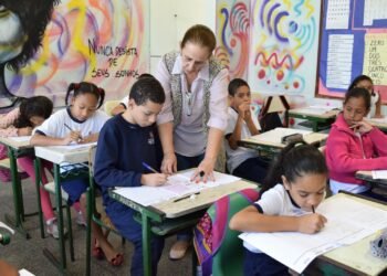 Secretaria Municipal de Educação reforça importância da matrícula dos novos estudantes