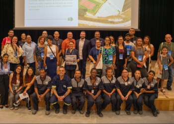 Comunidade participa de visita guiada ao CEU Cidade Líder