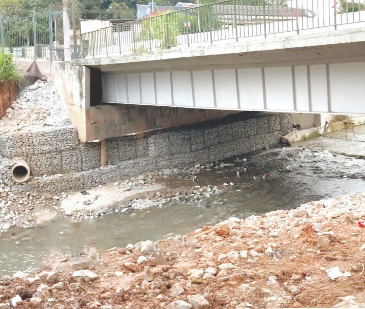 Trânsito é liberado na ponte da Rua Castelo do Piauí
