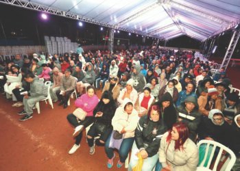 Prefeitura entrega mais de 1.200 títulos de propriedade na Zona Leste