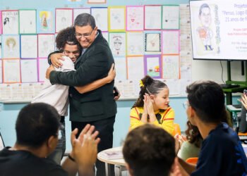 Professor da E.E. Fadlo Haidar, em Itaquera, é reconhecido pela Finlândia