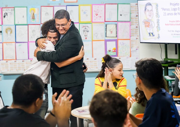 Professor da E.E. Fadlo Haidar, em Itaquera, é reconhecido pela Finlândia