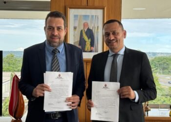 Guedes busca recursos federais