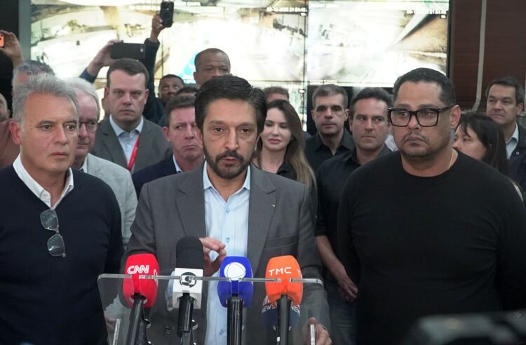 Greve de ônibus chega ao fim