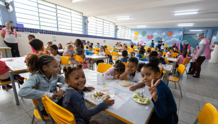 Alimentação especial cresce na merenda escolar