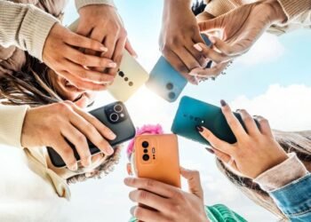 Reino Unido mira redes sociais