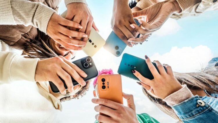 Reino Unido mira redes sociais