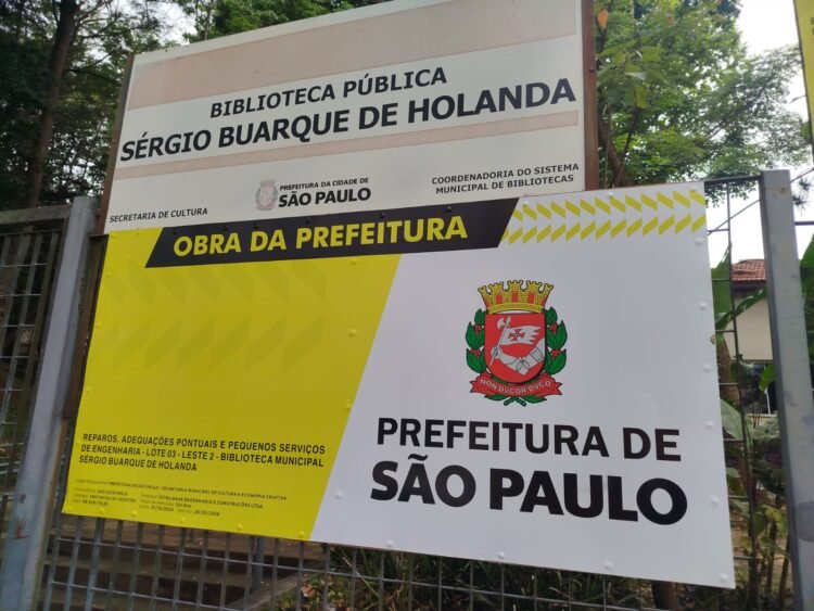 Biblioteca em reforma