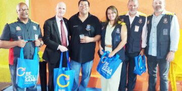 Consegs da Zona Leste reforçam integração em solenidade no Instituto Florescer