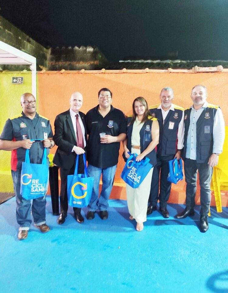 Consegs da Zona Leste reforçam integração em solenidade no Instituto Florescer